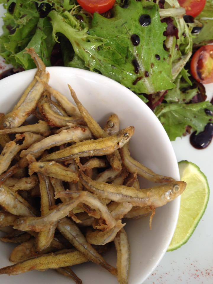 Friture de Joels, frites et salade